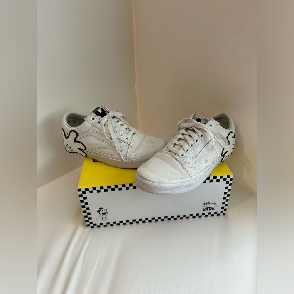 Vans X Disney Old Skool Mickey Mouse white shoes Women’s size 8